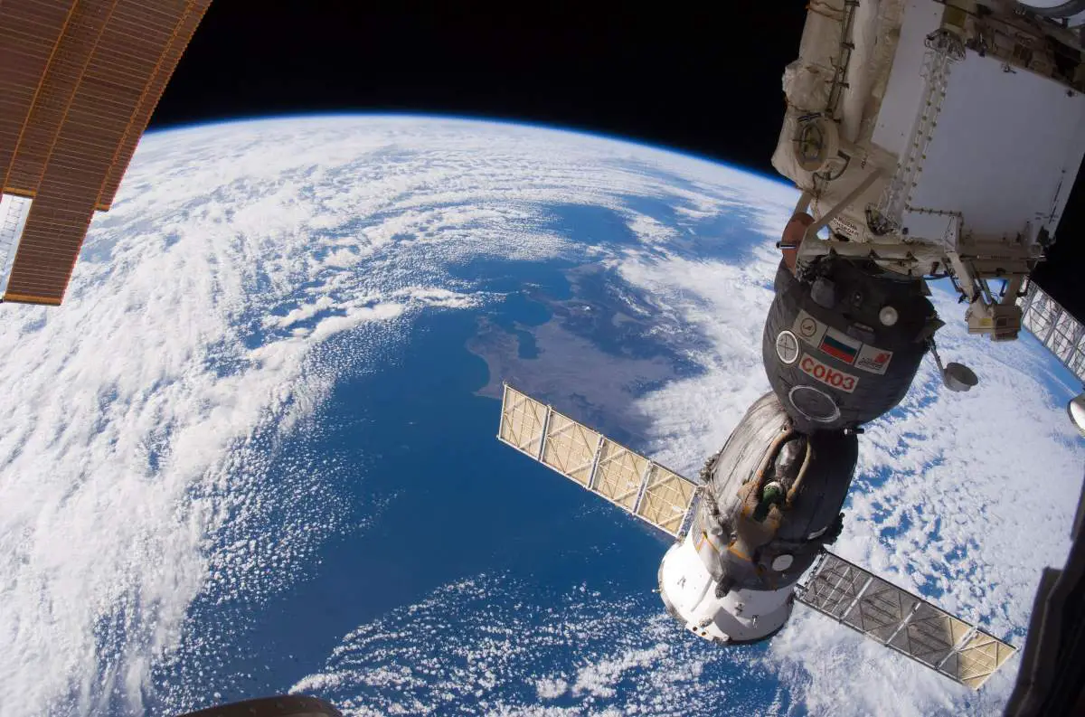Live streaming of Earth from ISS