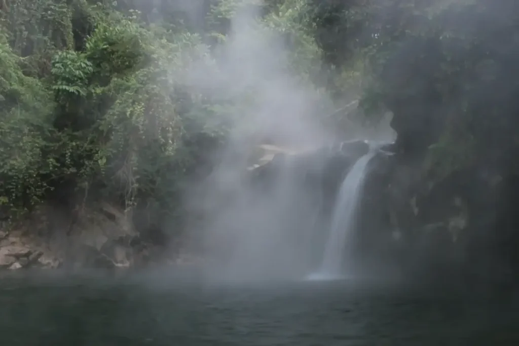Strange Places in the World: The boiling river of the Amazon Rainforest