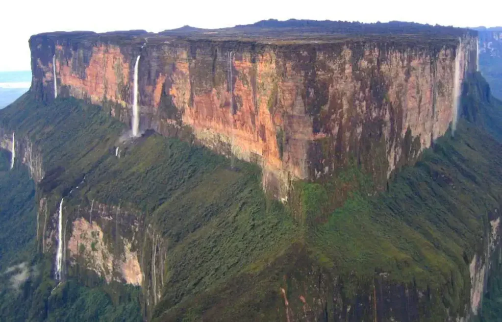 Strange places in the world: Mount Roraima