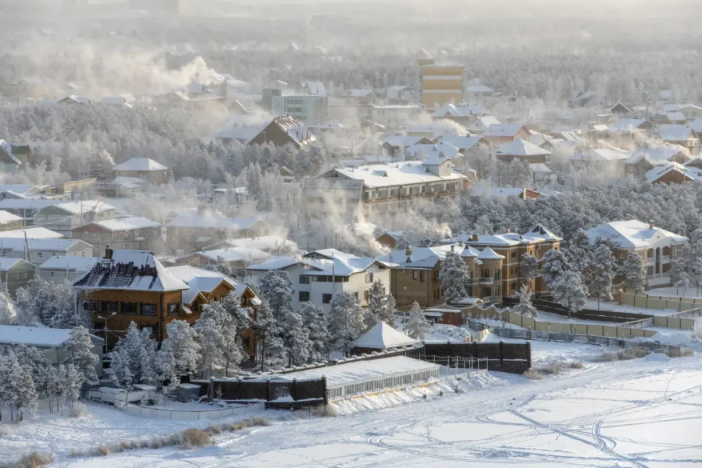 City facts: Yakutsk in winter - the coldest city in the world