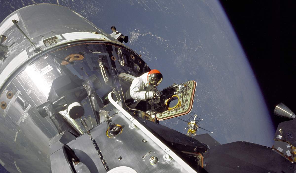 Astronaut Dave Scott emerges from the Apollo 9 Command Module "Gumdrop" (cropped)