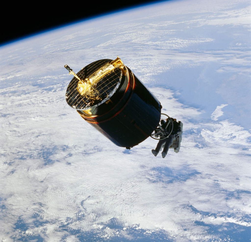 Capturing a satellite:, November 1984