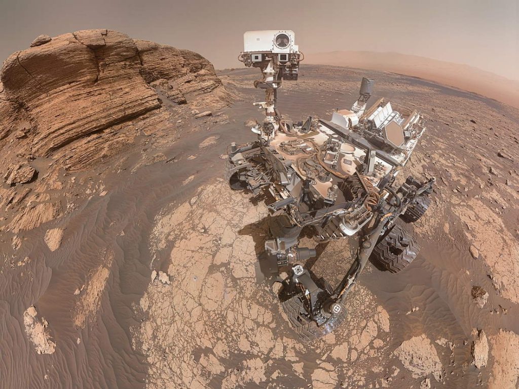 Curiosity Mars Rover's selfie with Mont Mercou